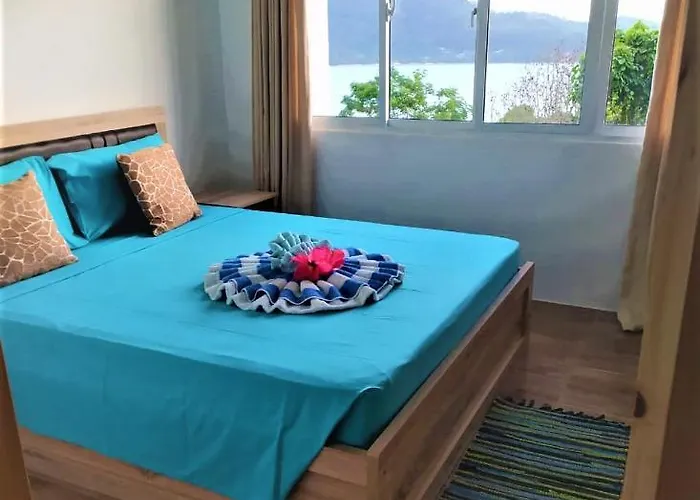 Seychelles Yellow Petals Apartment *