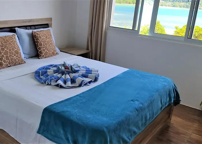 Seychelles Yellow Petals Apartment *